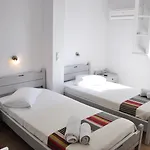Akrotiri Hotell 3*