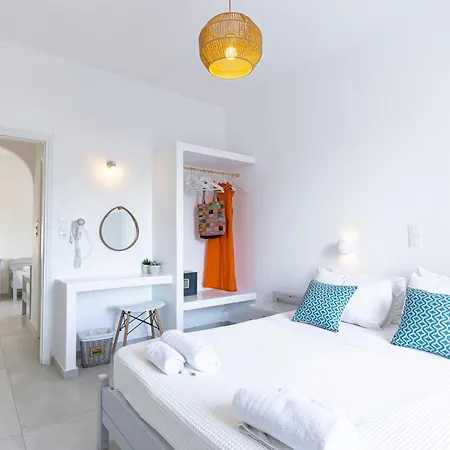 Akrotiri Hotel 3*