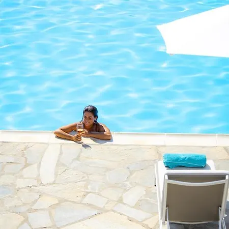 Hotel Akrotiri 3*