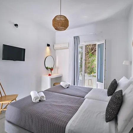 Hotel Akrotiri 3*