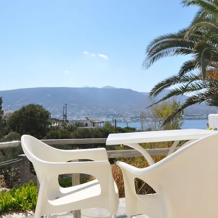 Akrotiri Hotel 3*