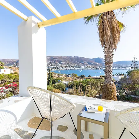 Akrotiri Hotel